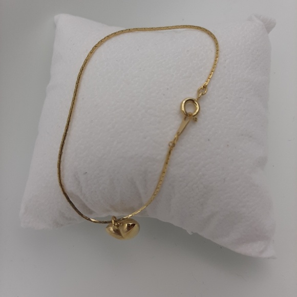 Gold Heart Bracelet - Picture 4 of 5